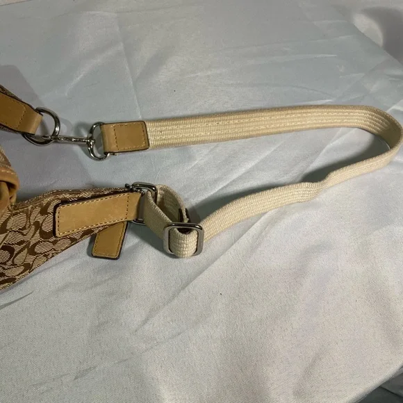 Coach Vintage "Bon Voyage" Signature Jacquard Canvas leather trim Belt Bag - Picture 4 of 9